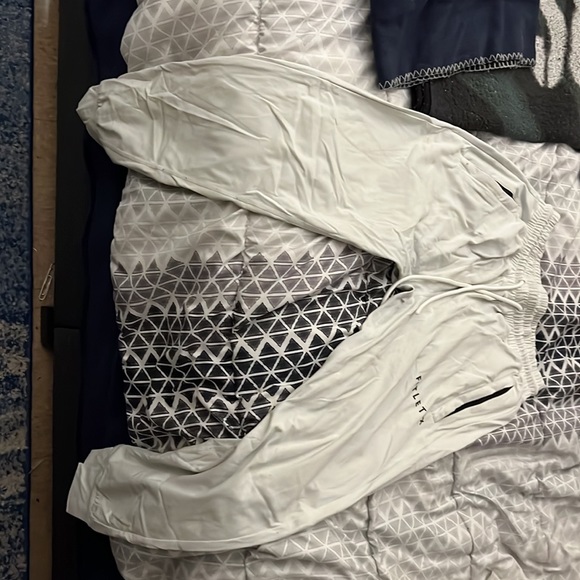 Sweatpants - Picture 2 of 4